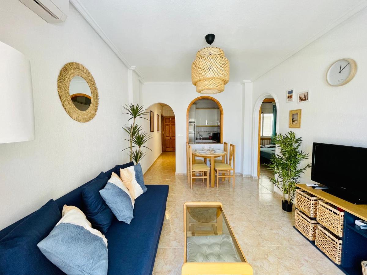 El Papagayo 2 Mins Walking To The Appartement Torrevieja